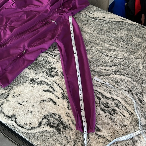 Size M Columbia spring/fall jacket - Picture 8 of 12